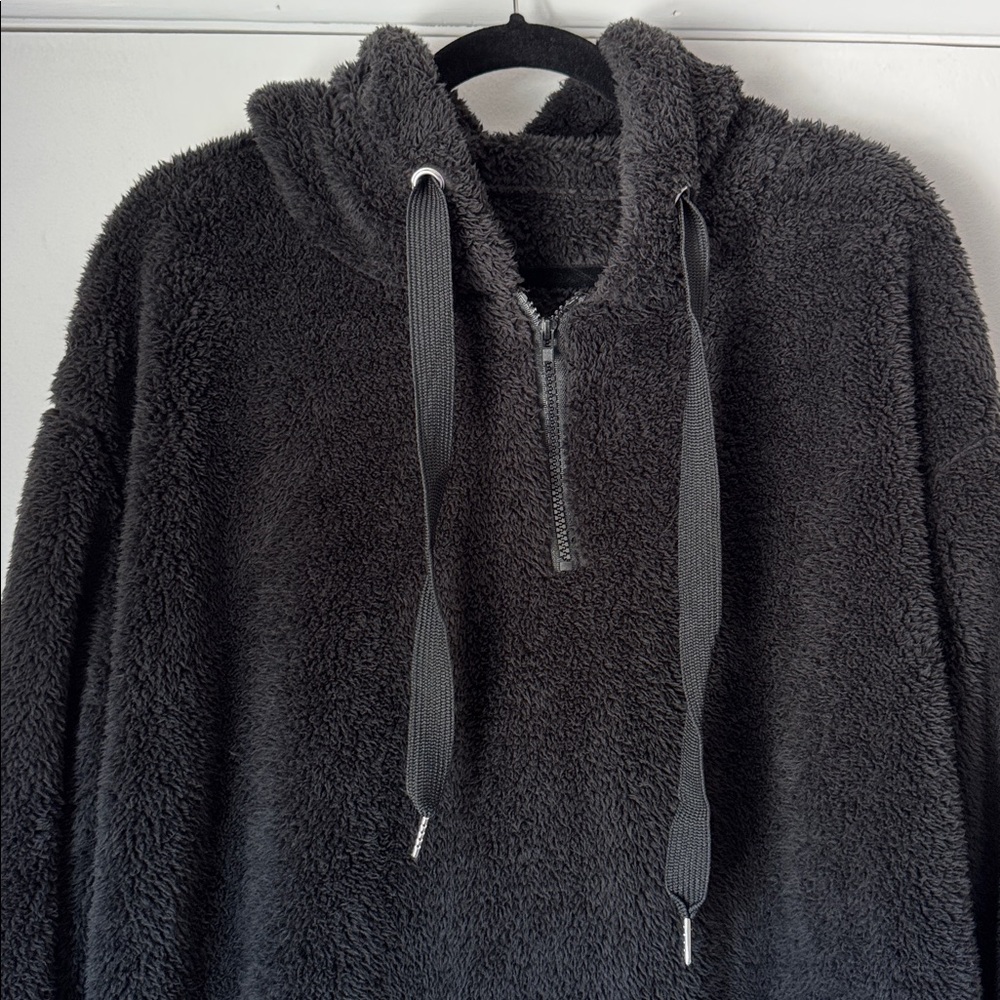 Host Pick 🎉 Women’s Quarter Zip Hoodie - Picture 2 of 6